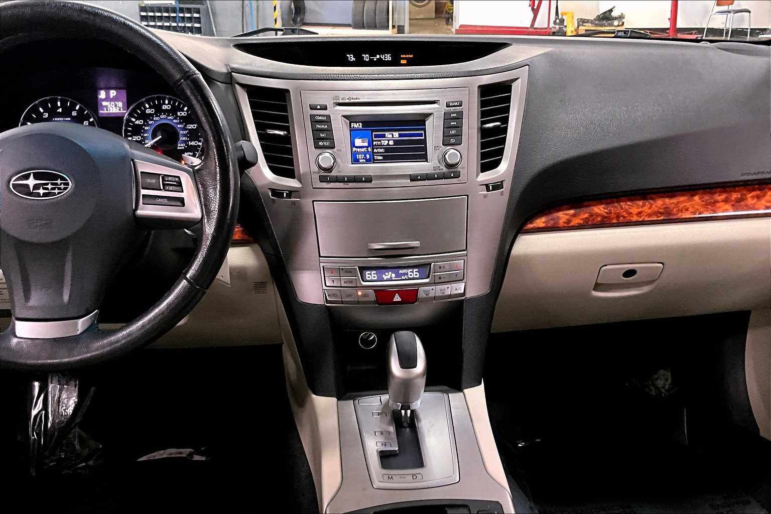 2012 Subaru Outback 2.5i Limited photo 6