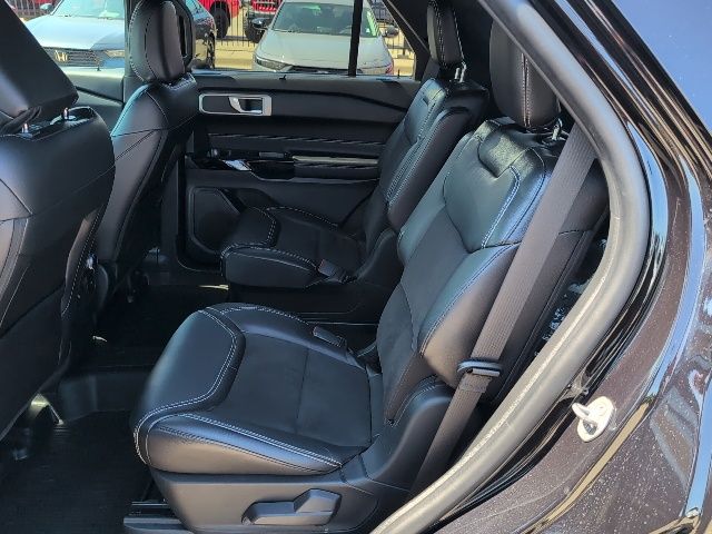 2022 Ford Explorer ST photo 9