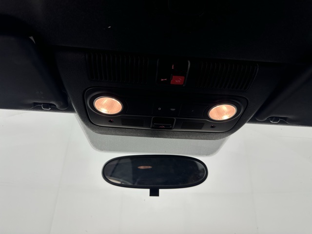 2014 Volkswagen Beetle TDI photo 25