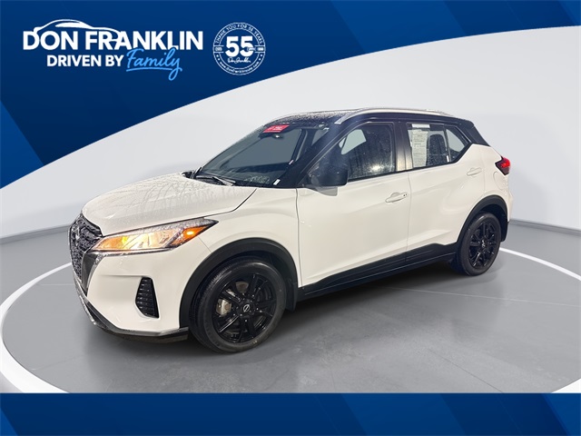 2023 Nissan Kicks SV's photo