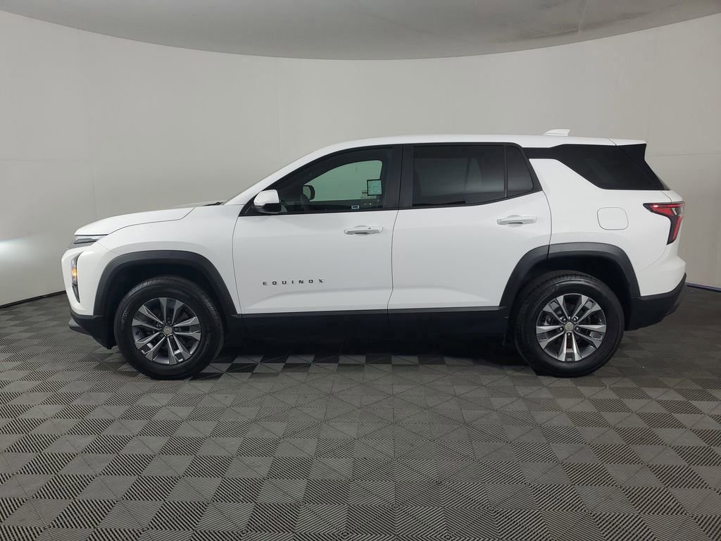 2025 Chevrolet Equinox LT photo 3