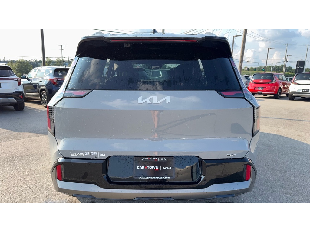2026 Kia EV9 GT-Line photo 3