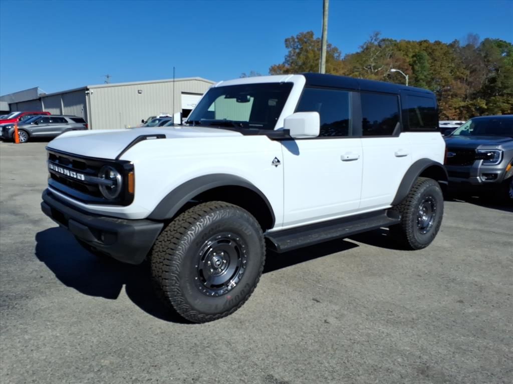 2025 Ford Bronco 4-Door Outer Banks's photo