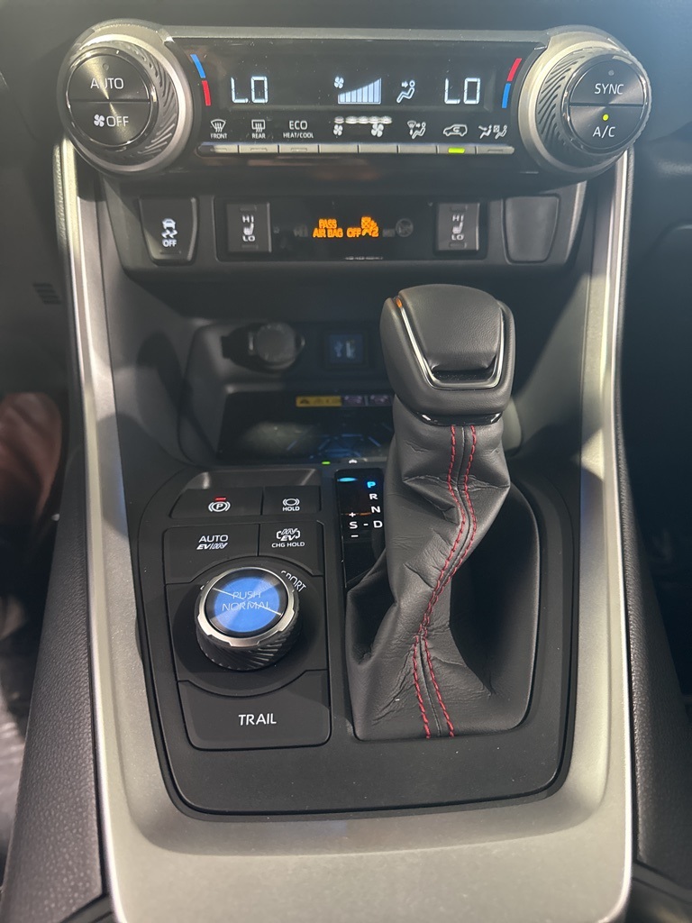 2025 Toyota RAV4 Hybrid XSE photo 35