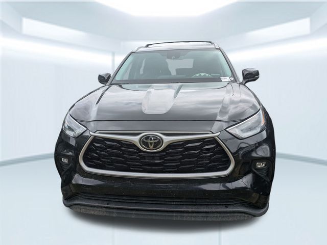 2023 Toyota Highlander L photo 2