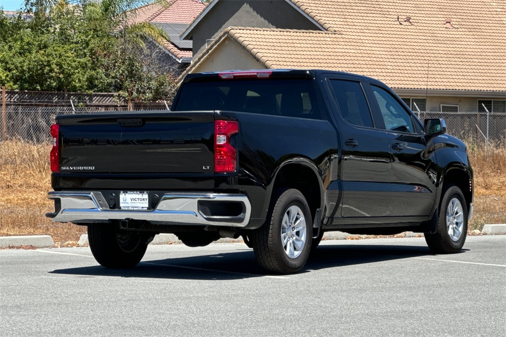 2025 Chevrolet Silverado 1500 LT photo 4