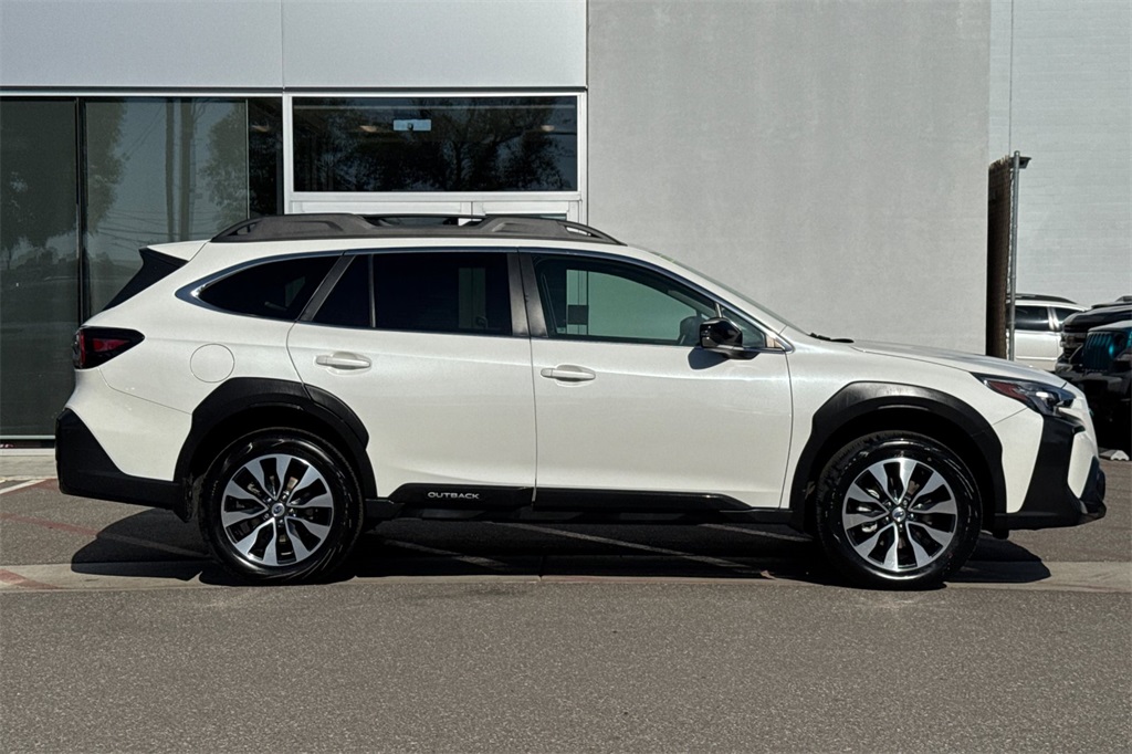 2023 Subaru Outback Limited photo 2