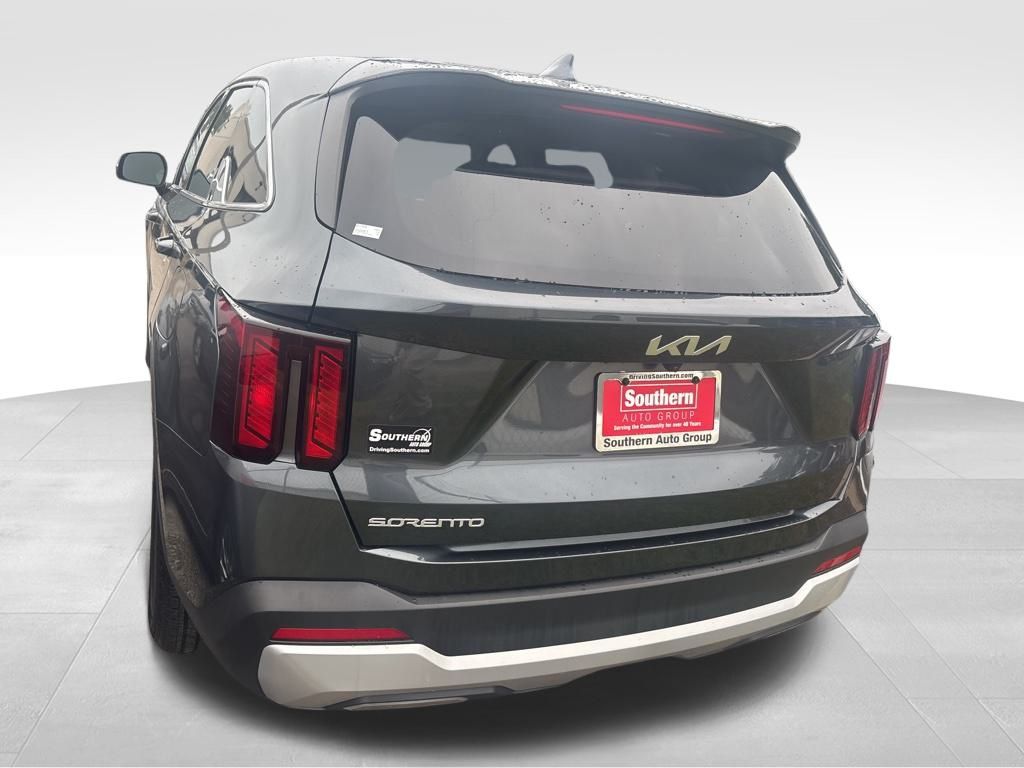 2025 Kia Sorento LX photo 17