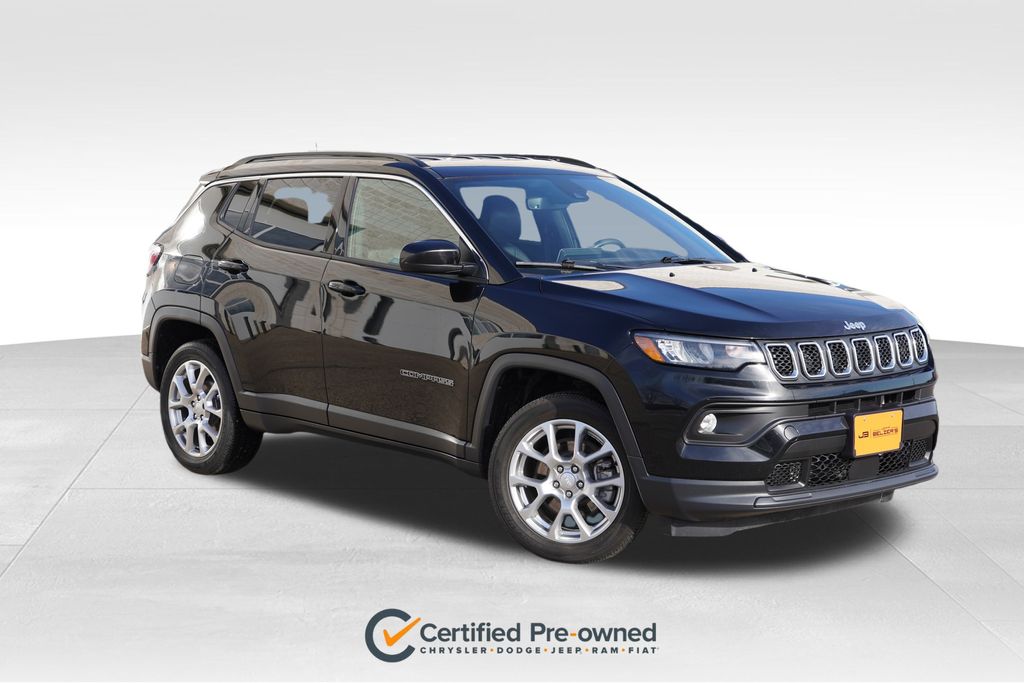 2023 Jeep Compass Latitude Lux's photo