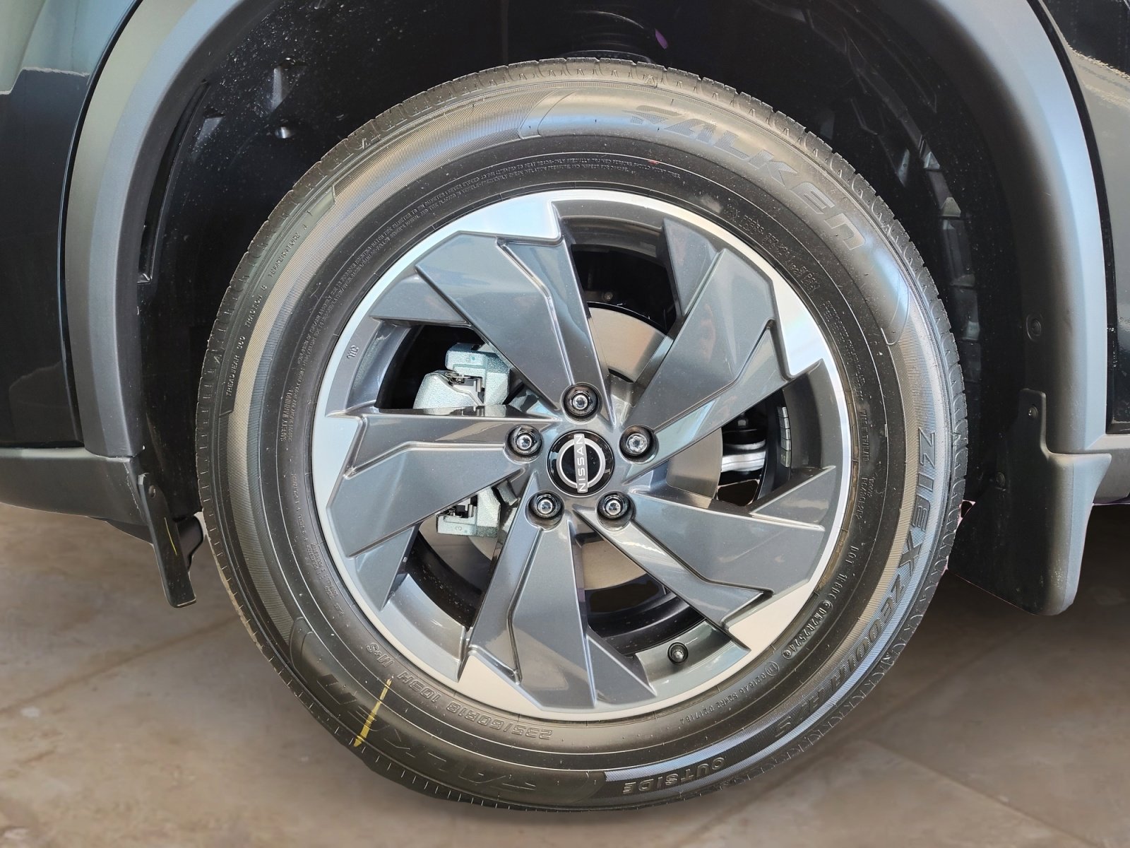 2025 Nissan Rogue SV photo 27