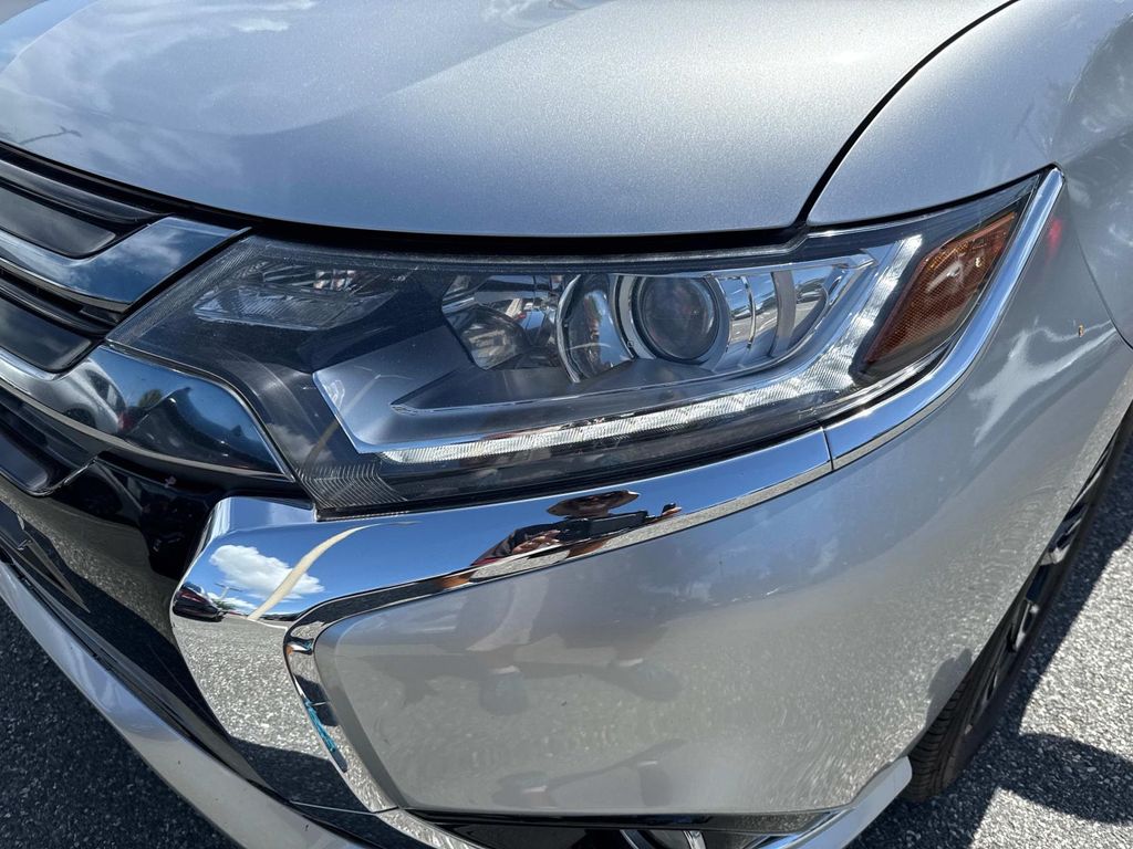 2018 Mitsubishi Outlander PHEV SEL photo 8