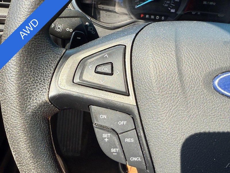 2020 Ford Fusion SE photo 16