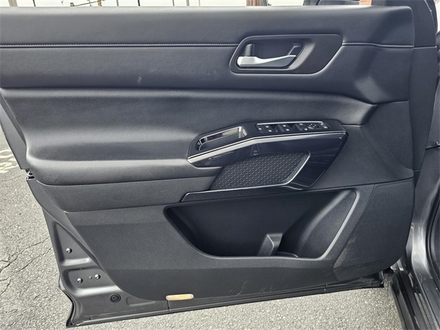 2022 Nissan Pathfinder SV photo 18
