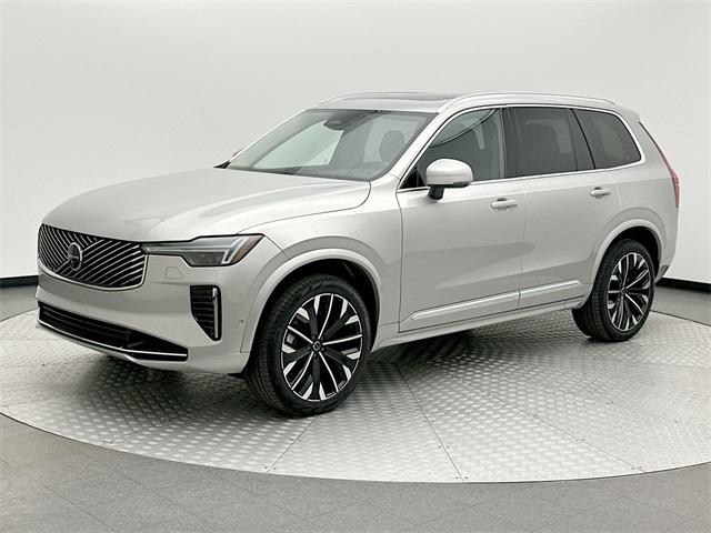 2025 Volvo XC90 Plus's photo