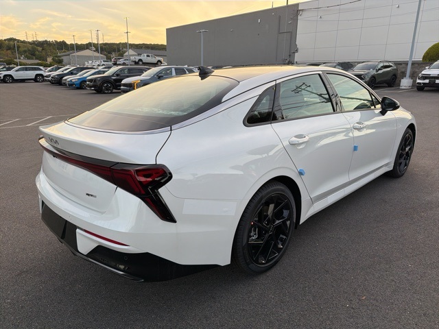 2026 Kia K5 GT-Line photo 3