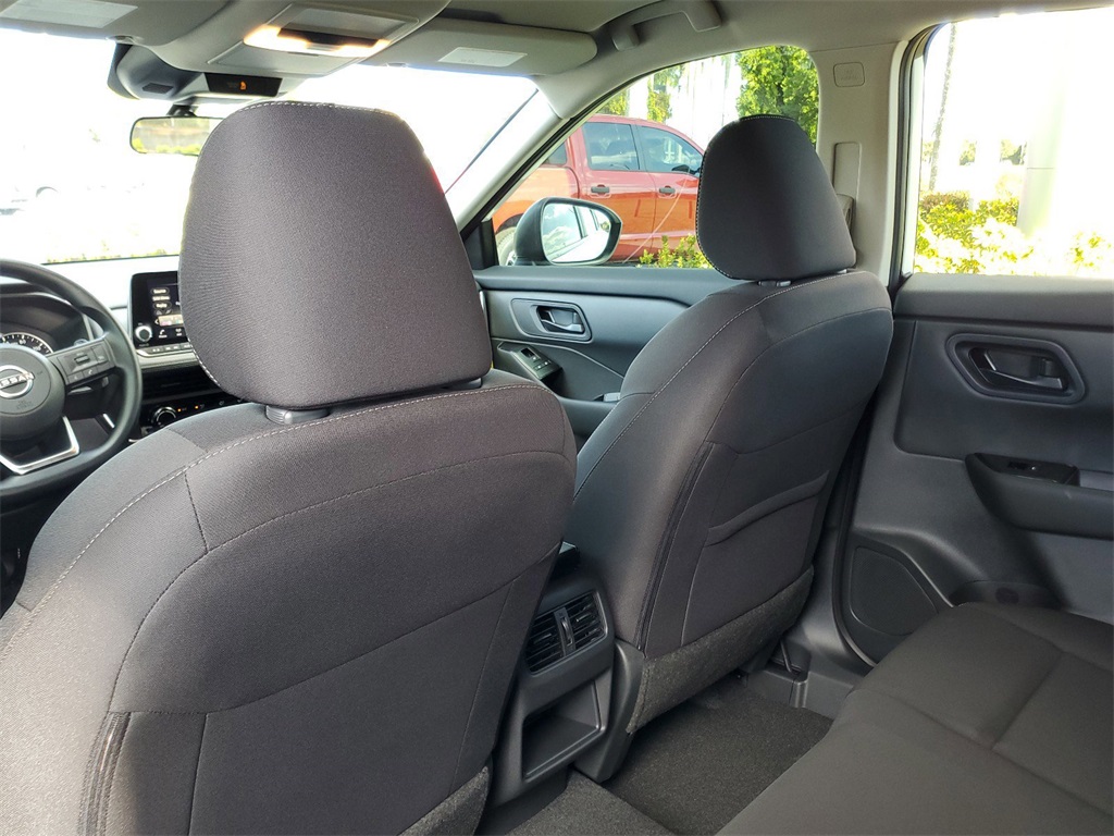 2025 Nissan Rogue S photo 10