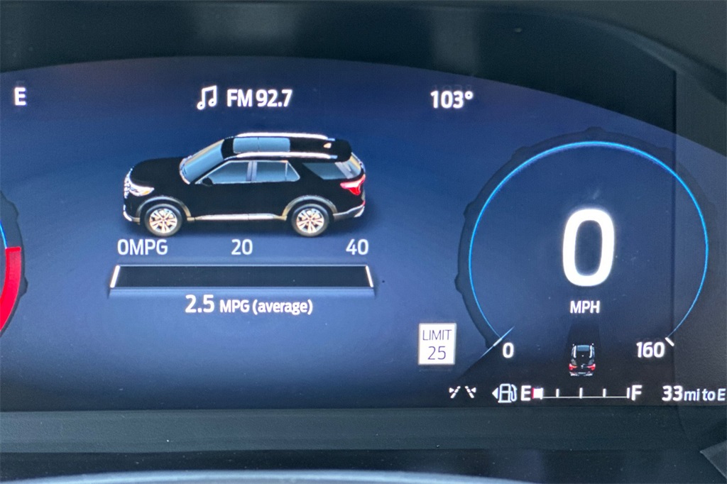 2025 Ford Explorer photo 26