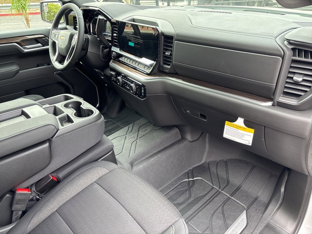 2025 Chevrolet Silverado 1500 LT photo 23