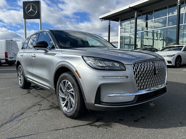 2023 Lincoln Corsair Base's photo