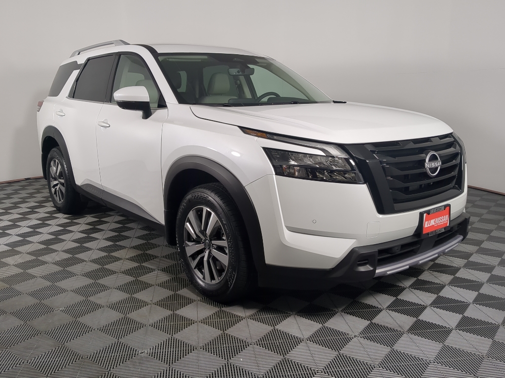 2025 Nissan Pathfinder SL's photo
