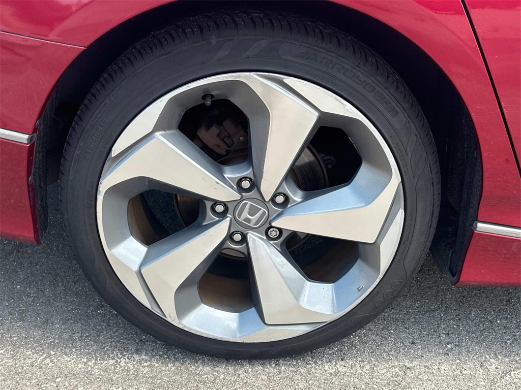 2018 Honda Accord Touring photo 4