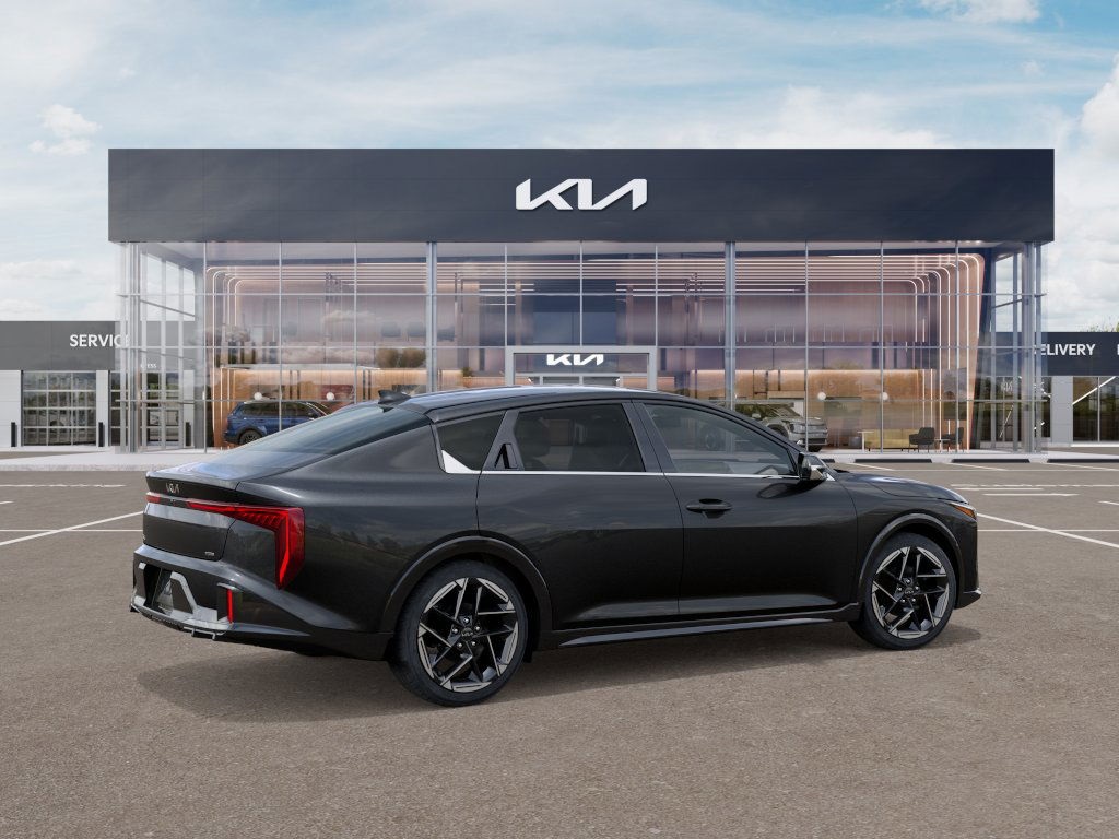 2025 Kia K4 GT-Line photo 4