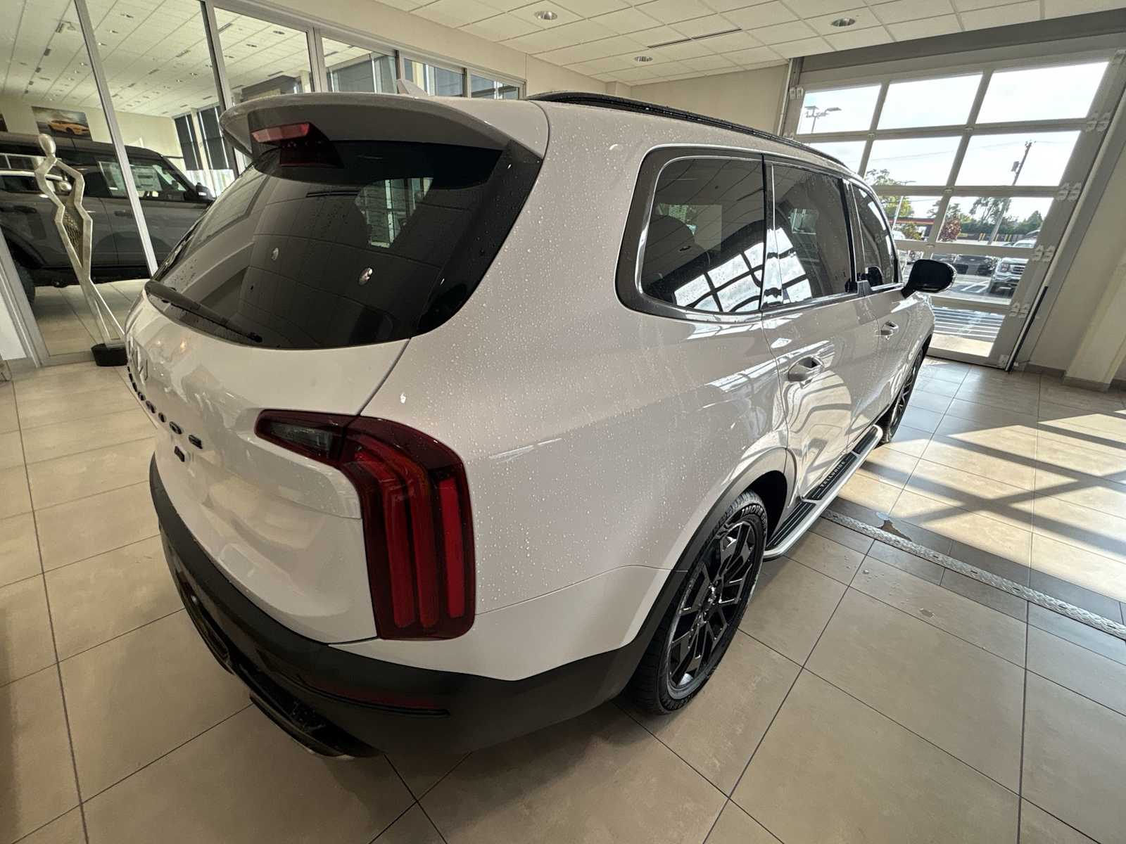 2022 Kia Telluride SX photo 3