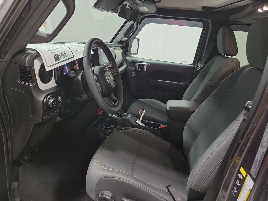 2024 Jeep Wrangler Willys photo 4
