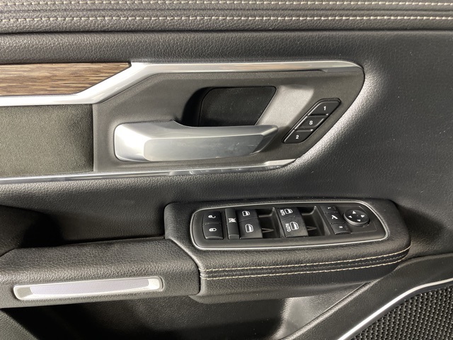 2019 Ram 1500 Laramie photo 16