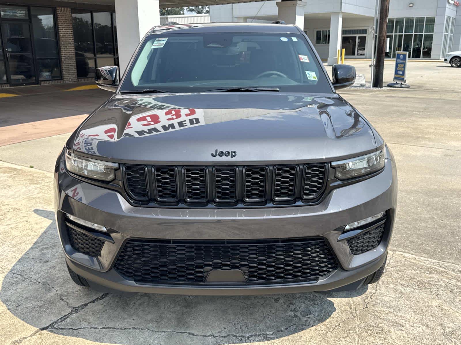 2023 Jeep Grand Cherokee Limited photo 2