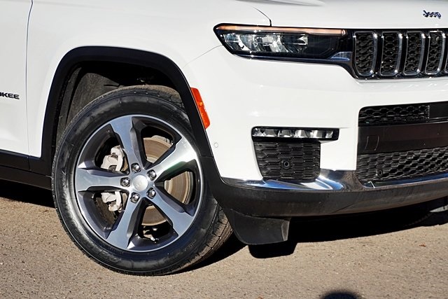 2023 Jeep Grand Cherokee Limited photo 3