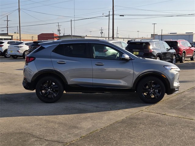 2025 Buick Encore GX Sport Touring photo 3