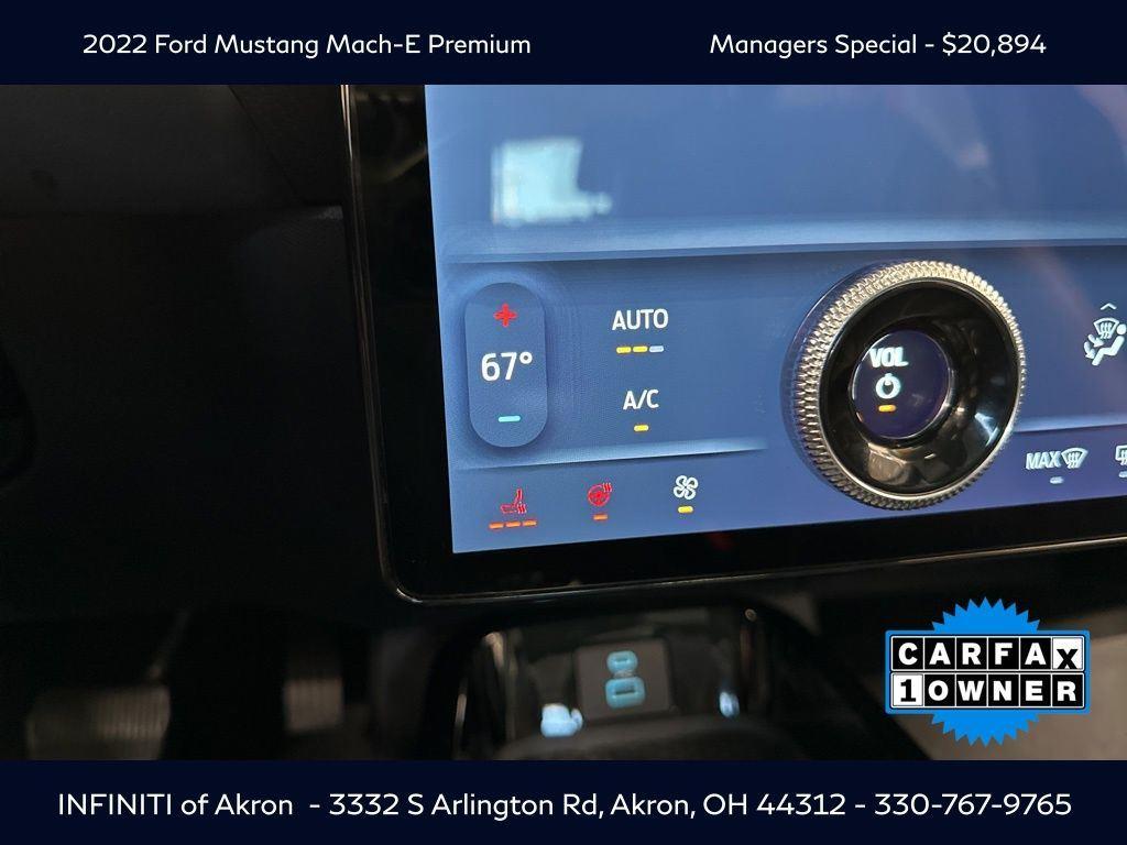 2022 Ford Mustang Mach-E Premium photo 4