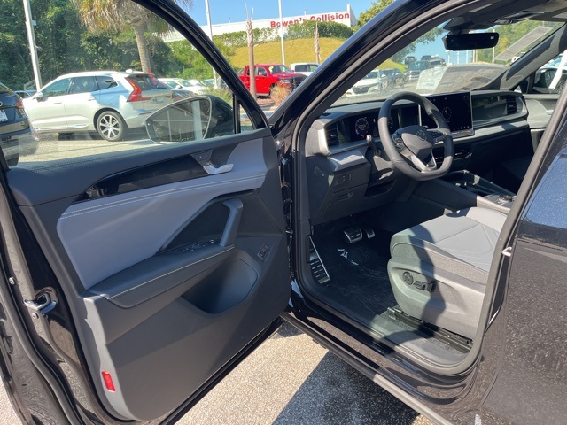 2025 Volkswagen Tiguan SE R-Line Black photo 2