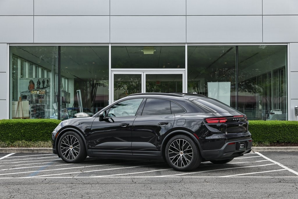 2024 Porsche Macan Electric 4 photo 3