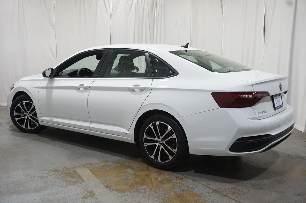 2024 Volkswagen Jetta 1.5T Sport photo 3