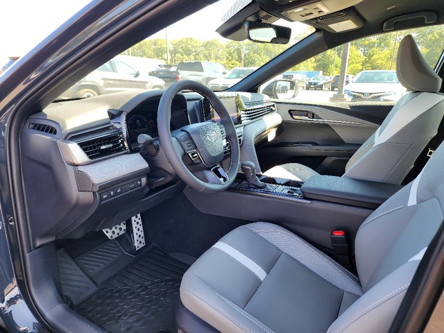 2025 Toyota Camry SE photo 12