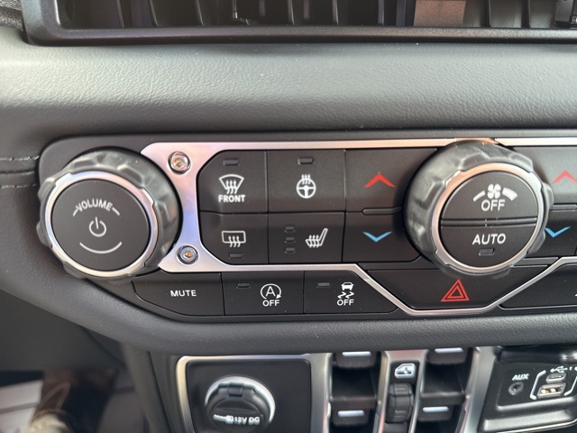 2025 Jeep Gladiator Sport photo 32