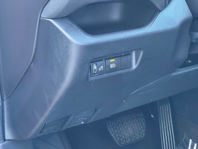 2023 Toyota RAV4 XLE photo 16