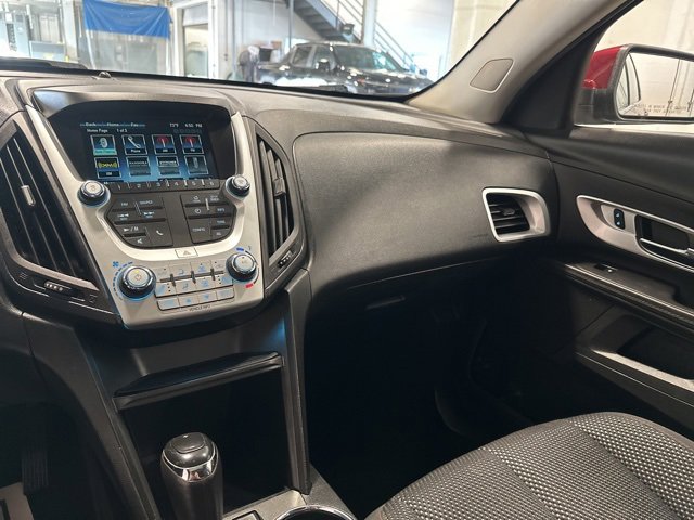 2016 Chevrolet Equinox LT photo 17