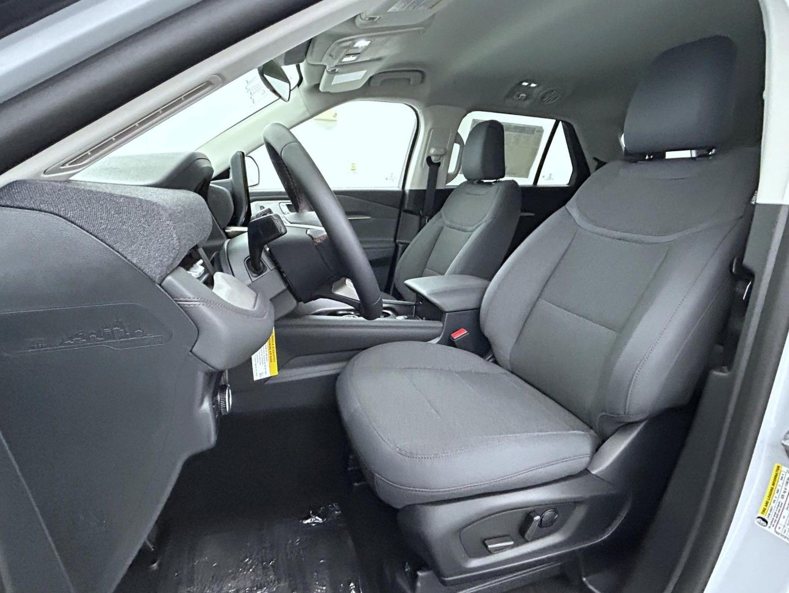 2025 Ford Explorer photo 10