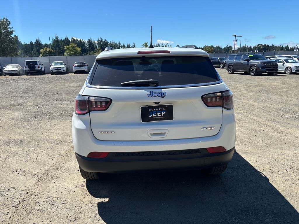 2022 Jeep Compass Latitude photo 3