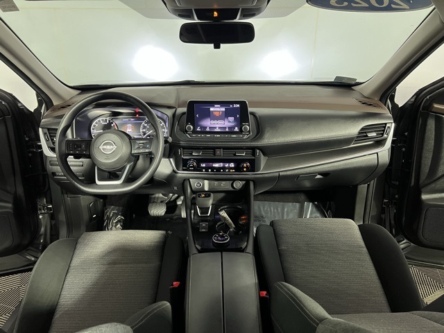 2023 Nissan Rogue SV photo 10
