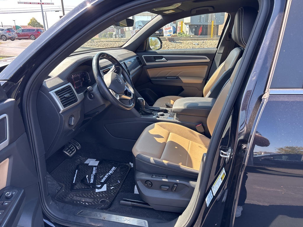 2021 Volkswagen Atlas Cross Sport V6 SEL R-Line photo 5