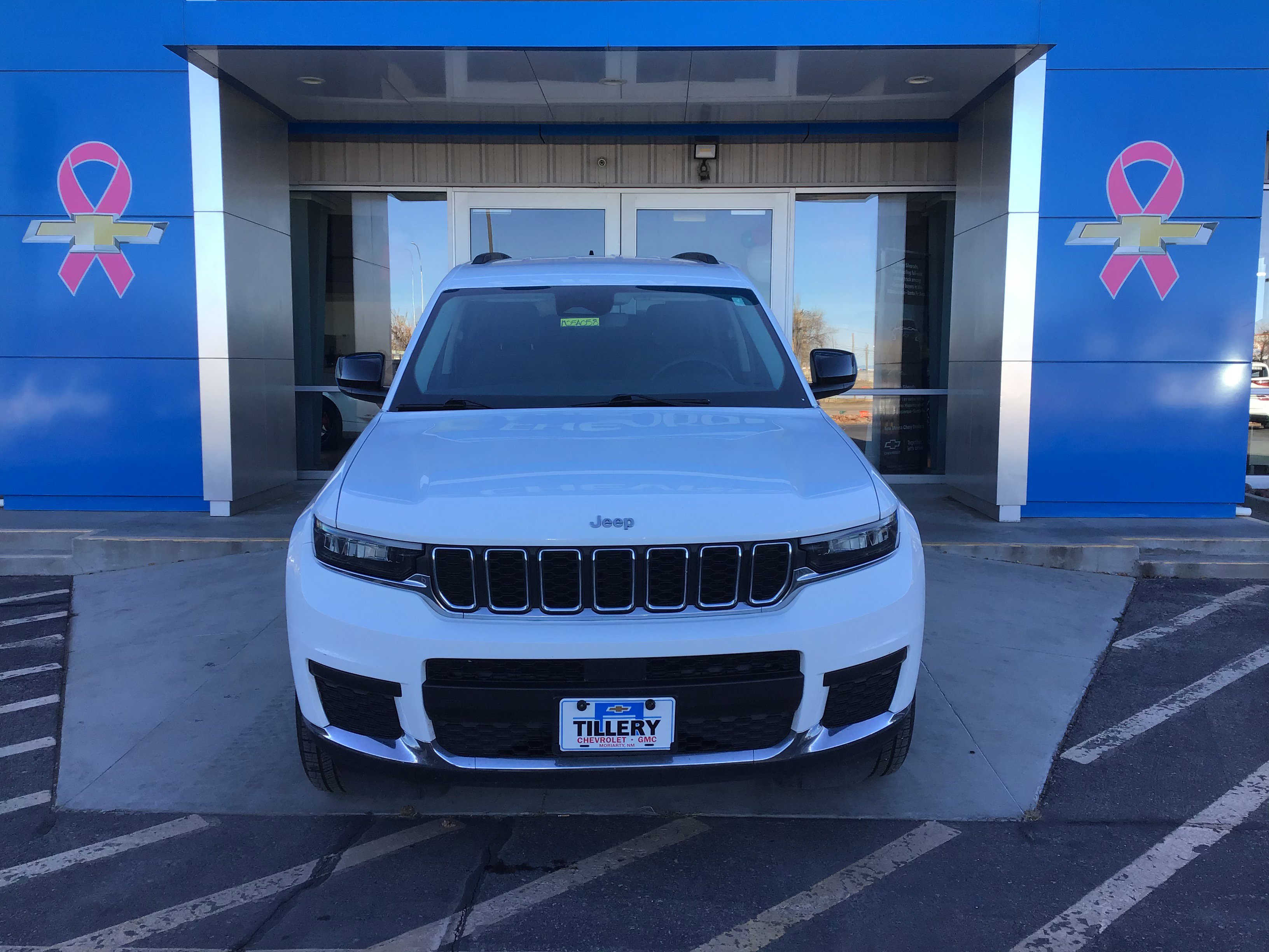 2023 Jeep Grand Cherokee Laredo photo 2