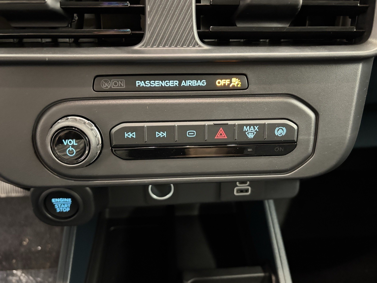 2025 Ford Maverick XLT photo 12