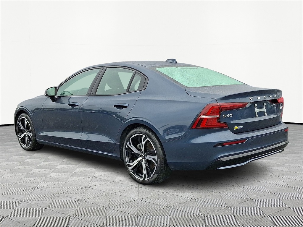 2025 Volvo S60 B5 Core photo 4