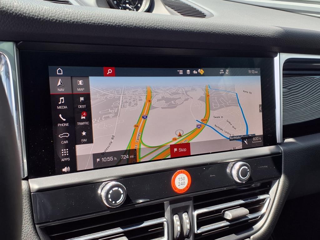 2024 Porsche Macan T photo 13