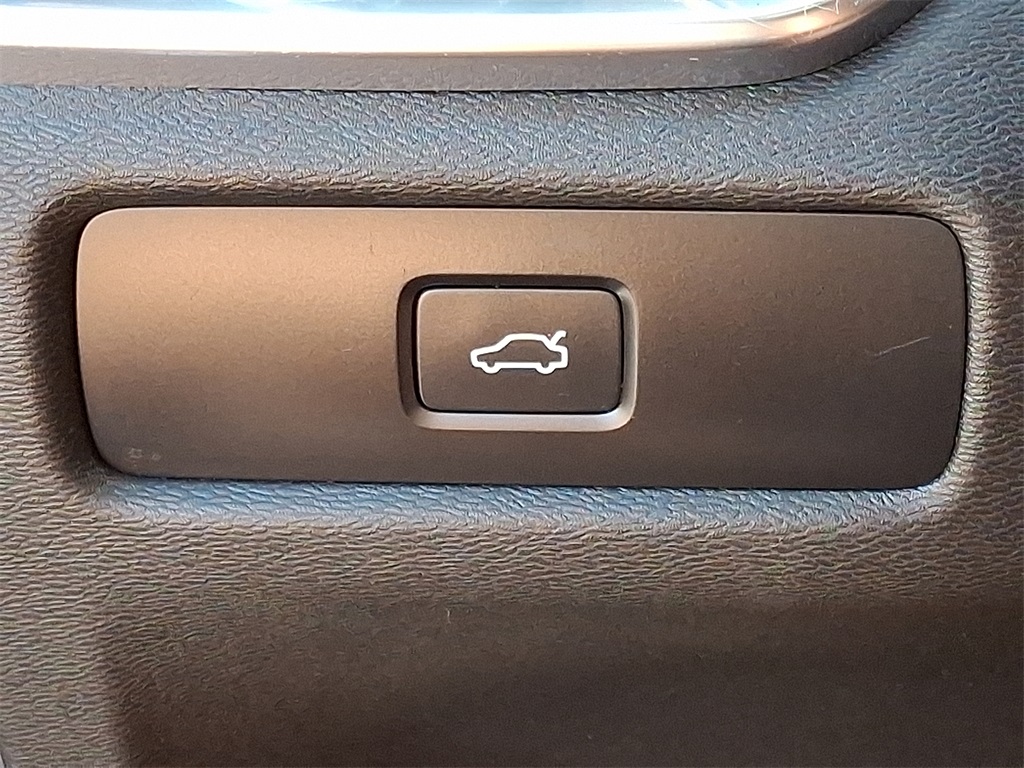 2025 Volvo S60 B5 Core photo 25