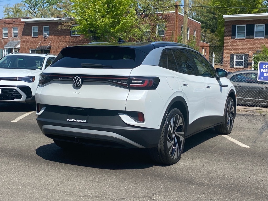 2025 Volkswagen ID.4 Pro Plus photo 3